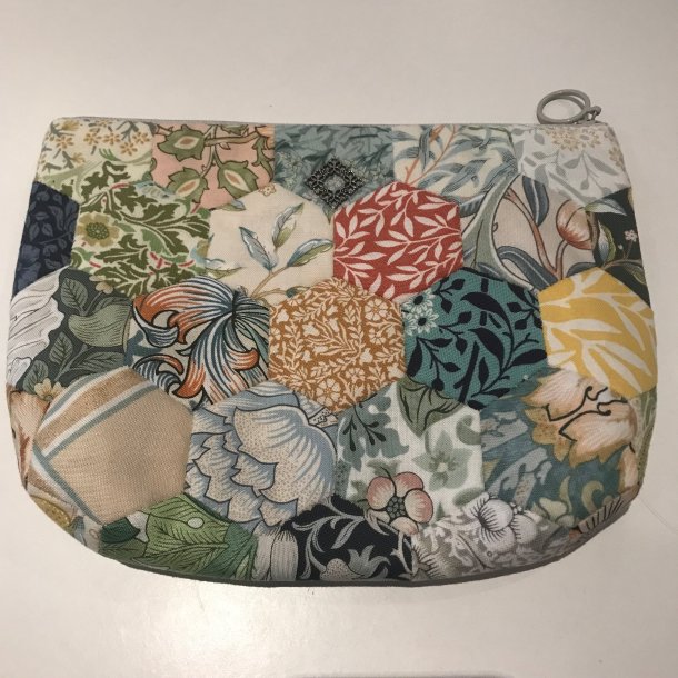 kosmetik pung, Bare fordi, kun mnster